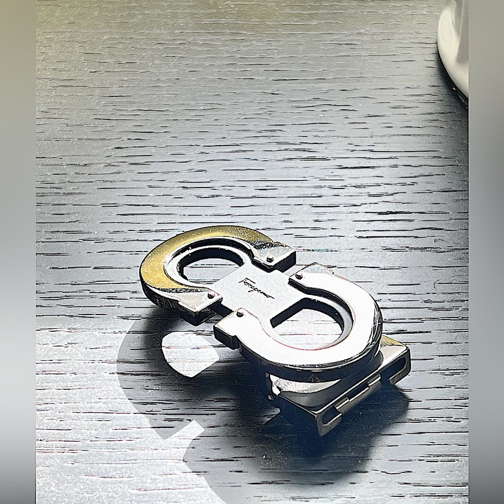 Ferragamo Belt buckle . Good like new condition